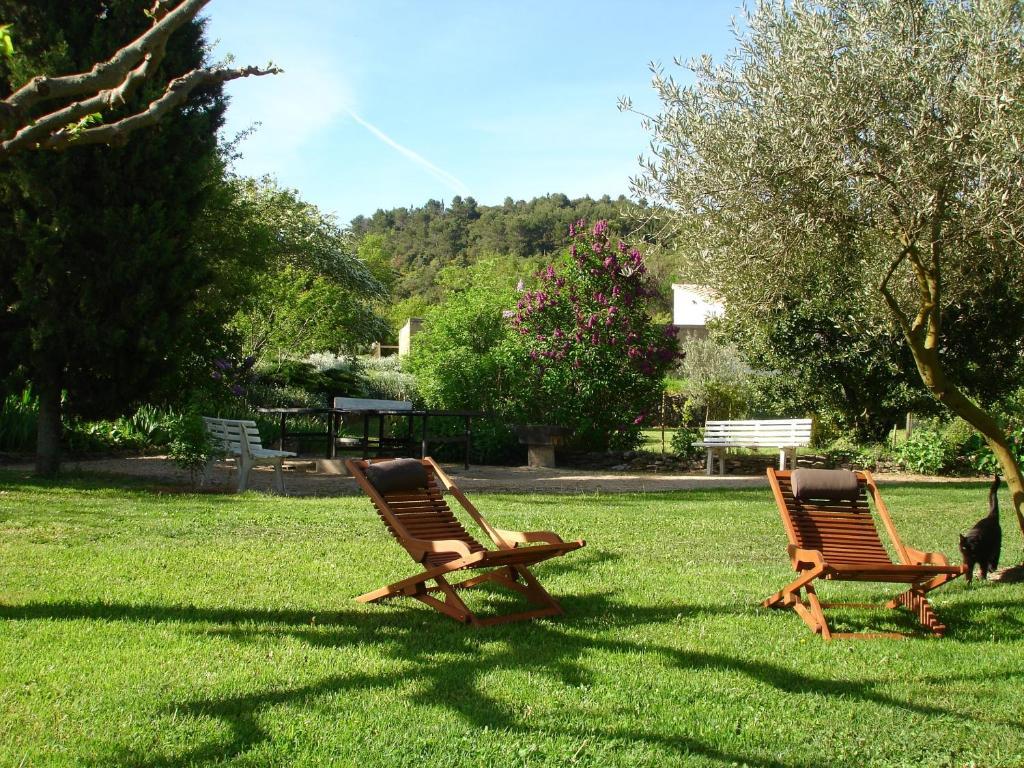 Domaine De La Grange Neuve Hotel La Roque-sur-Pernes Eksteriør billede